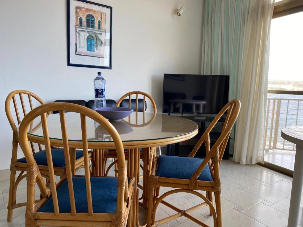Sea Front Apartment At Mellieha Bay, Malta! Luaran gambar